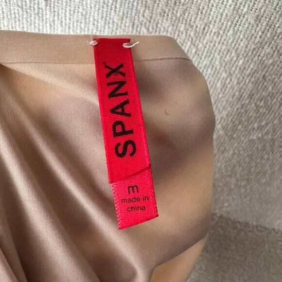 Spanx Womens Sz medium Trust Your Thin-stincts Compression Sleeveless Tank - Picture 5 of 10